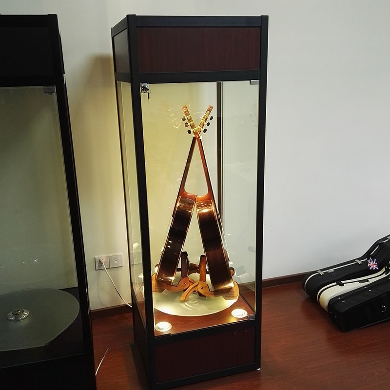 Gablota ekspozycyjna na gitarę – Musical Instrument Glass recenzja i cena